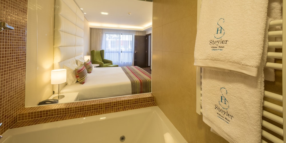 Premium Suite