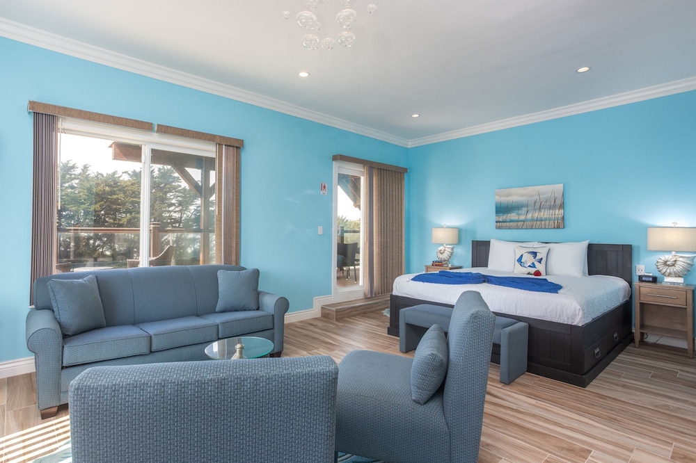 Suite, 1 King Bed with Sofa bed, Ocean View photo 2