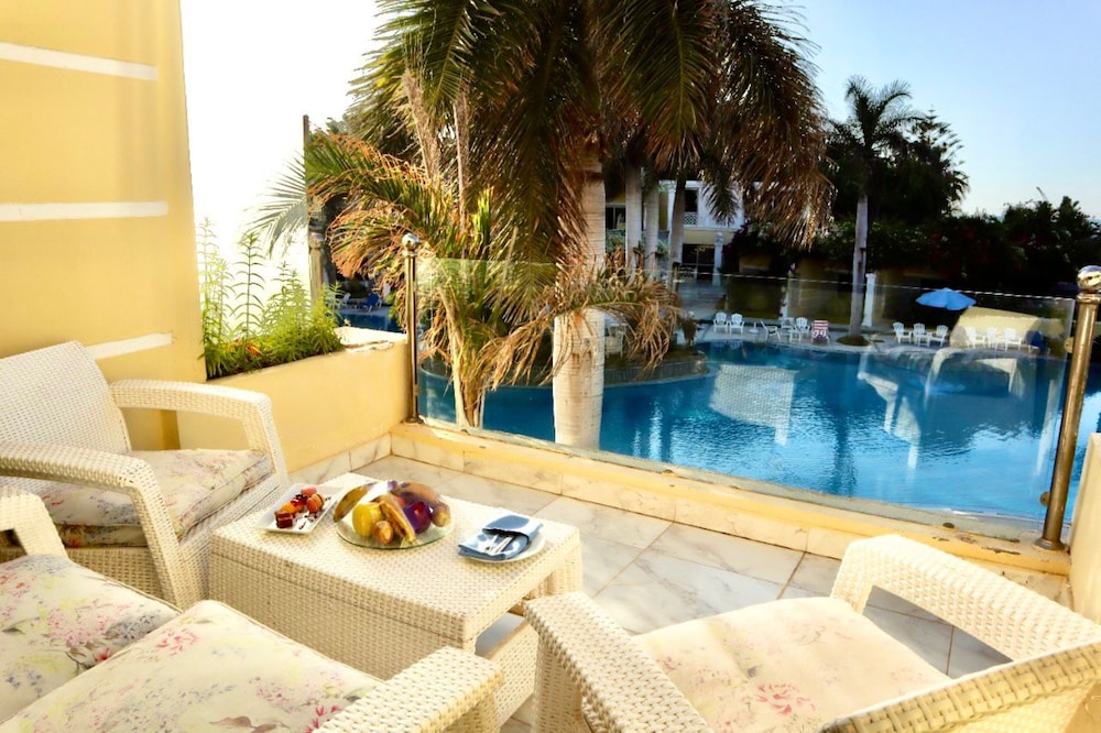 Paradise Royal Suite - Direct Sea View  & Pool View photo 3