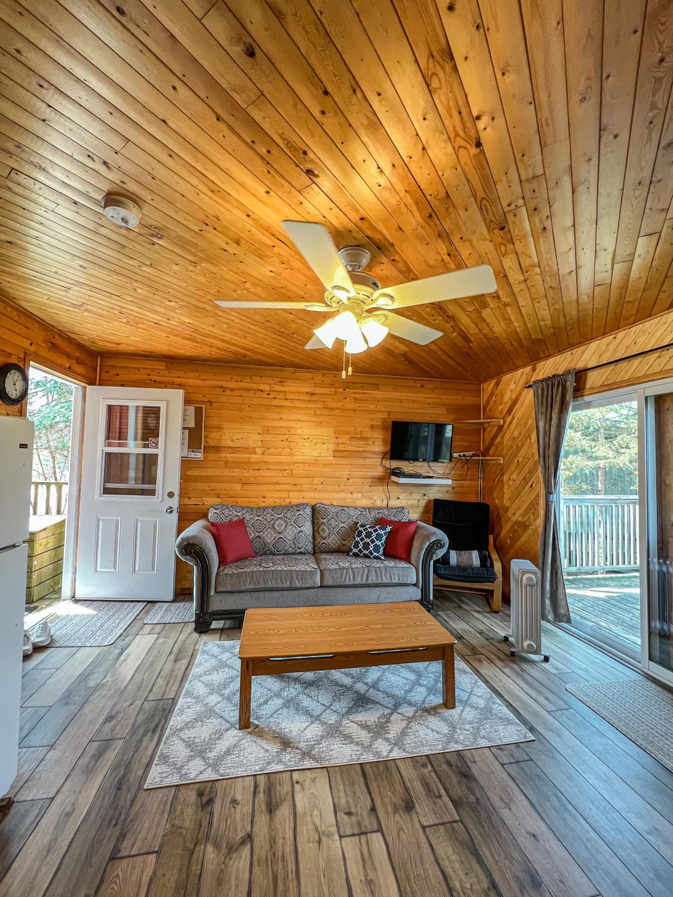 One-Bedroom House photo 2