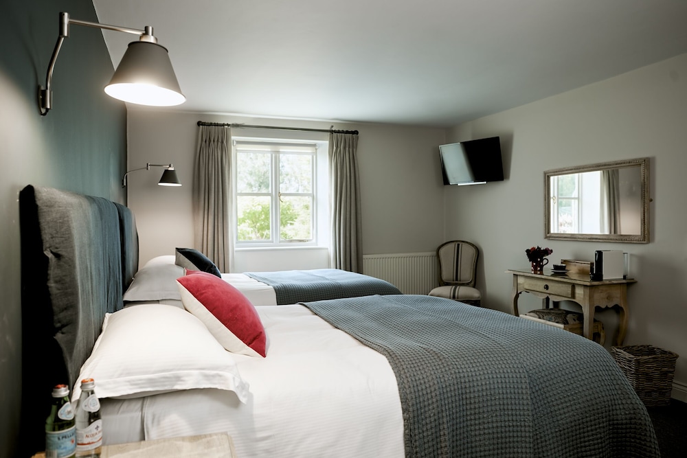 Standard Twin Room, Ensuite photo 2