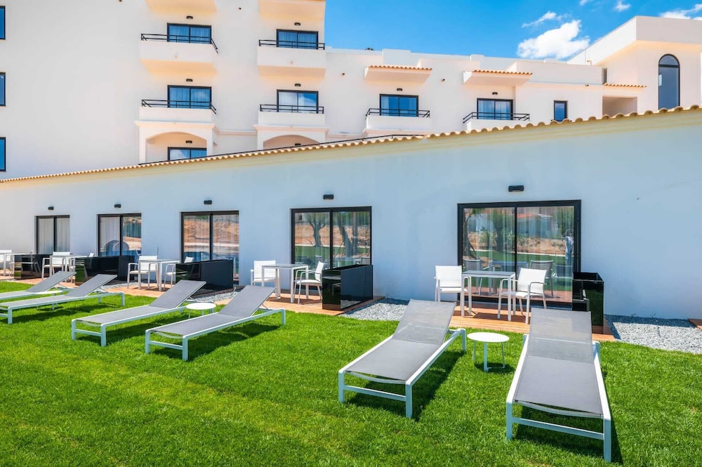 Premium Double or Twin Room, Garden View - Photo 5