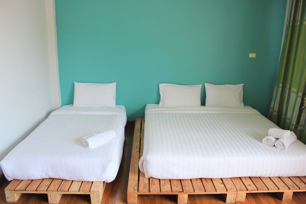 City Triple Room, Multiple Beds, Non Smoking, City View photo 2