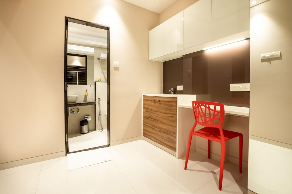 Premium Twin Room - Photo 3
