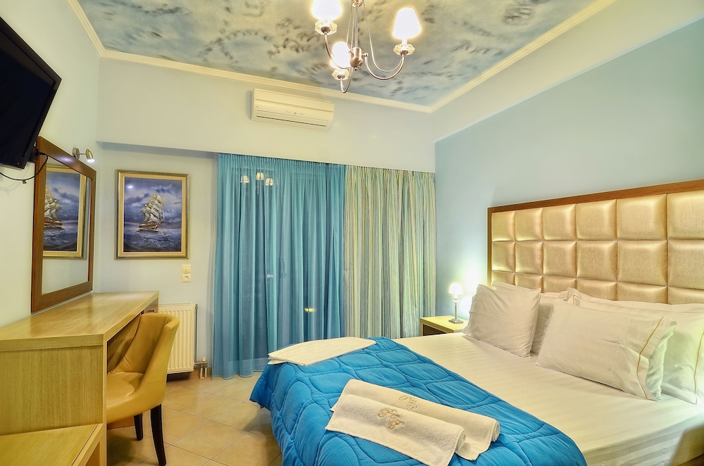 Deluxe Room, Sea View - Photo 11