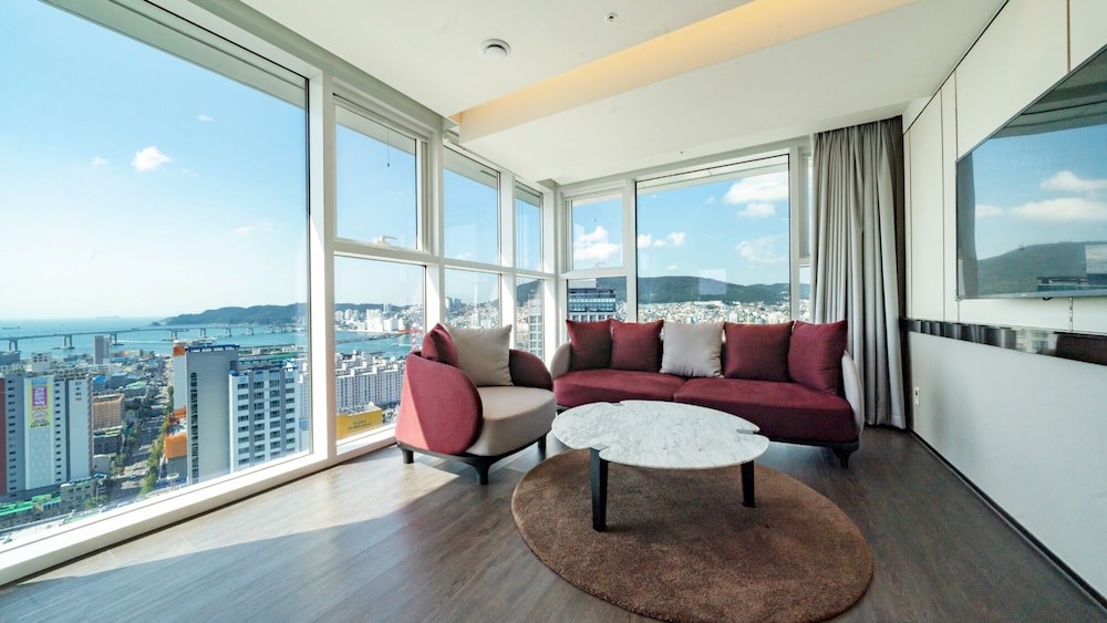 Premium Suite Half Ocean (Breakfast for 2) photo 2