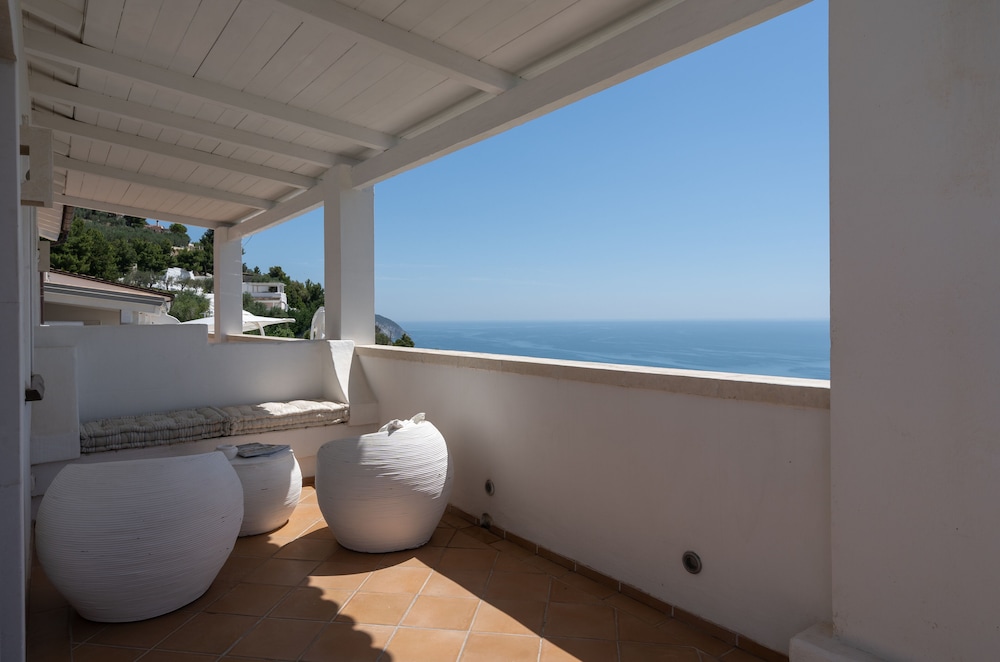 Deluxe Double Room, Sea View (SPA access) photo 2