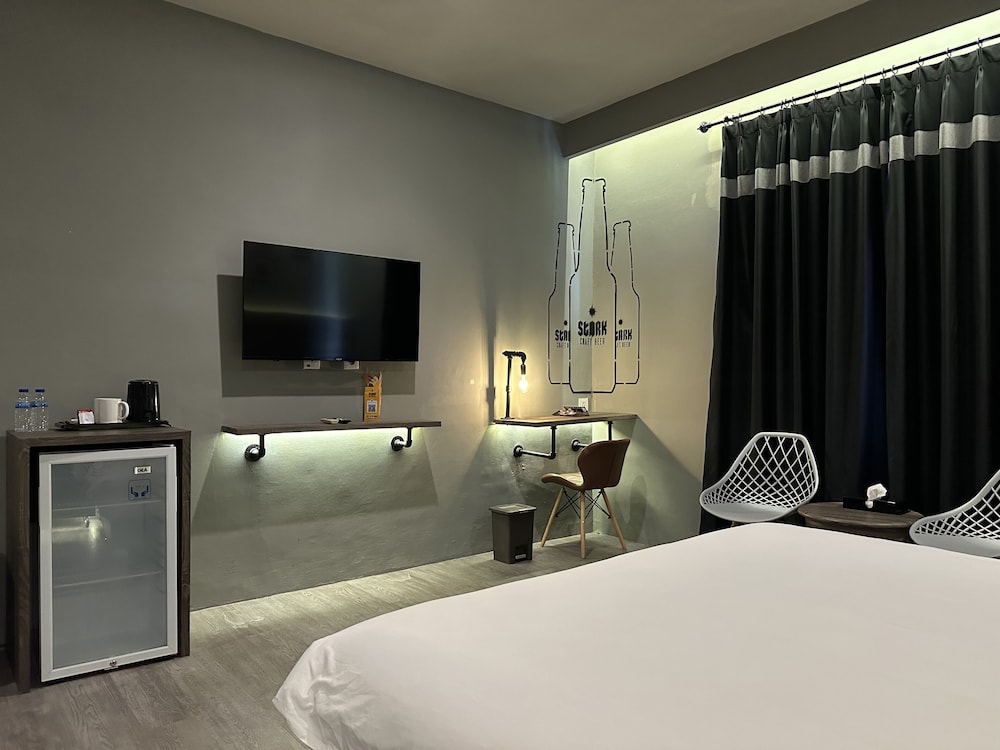 Deluxe Room - Photo 5