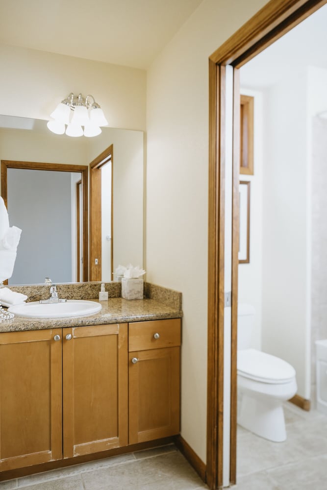 Townhome, 3 Bedrooms (Three Bedroom Townhome) - Photo 9