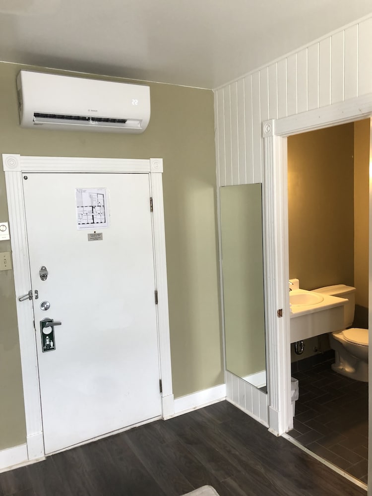Queen size bed Room, Private Bathroom - Photo 4