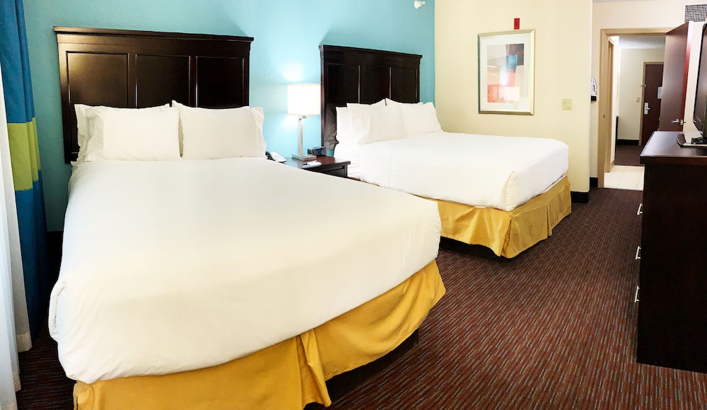 Suite, 2 Queen Beds - Photo 5