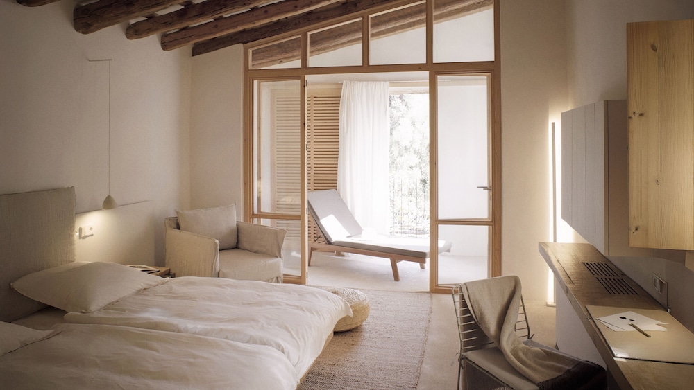 Junior Suite, Terrace thumbnail 5