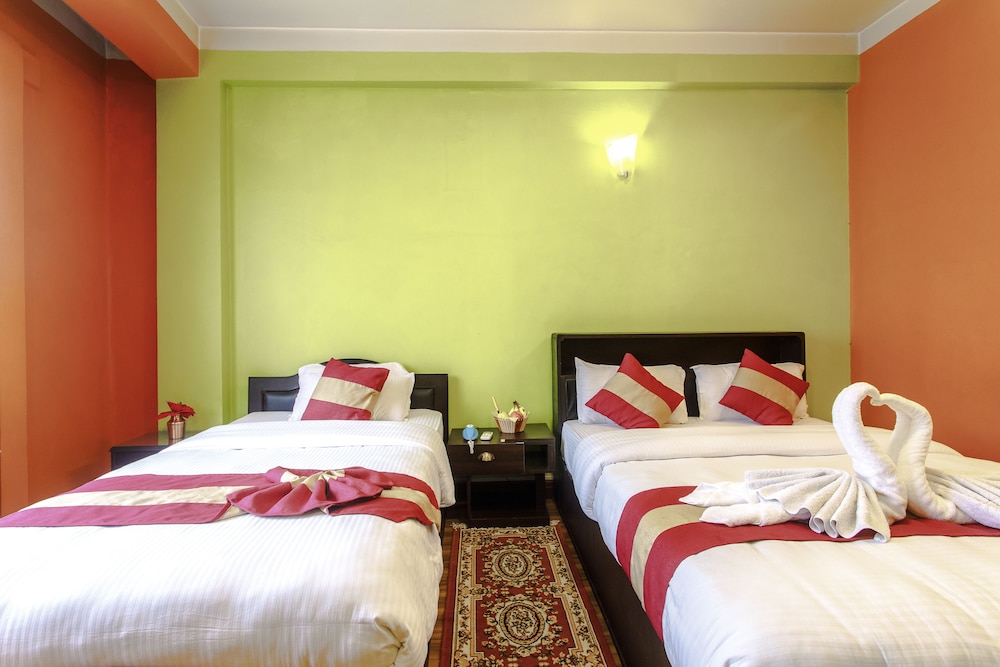 Family Suite, 2 Bedrooms, Refrigerator & Microwave photo 2