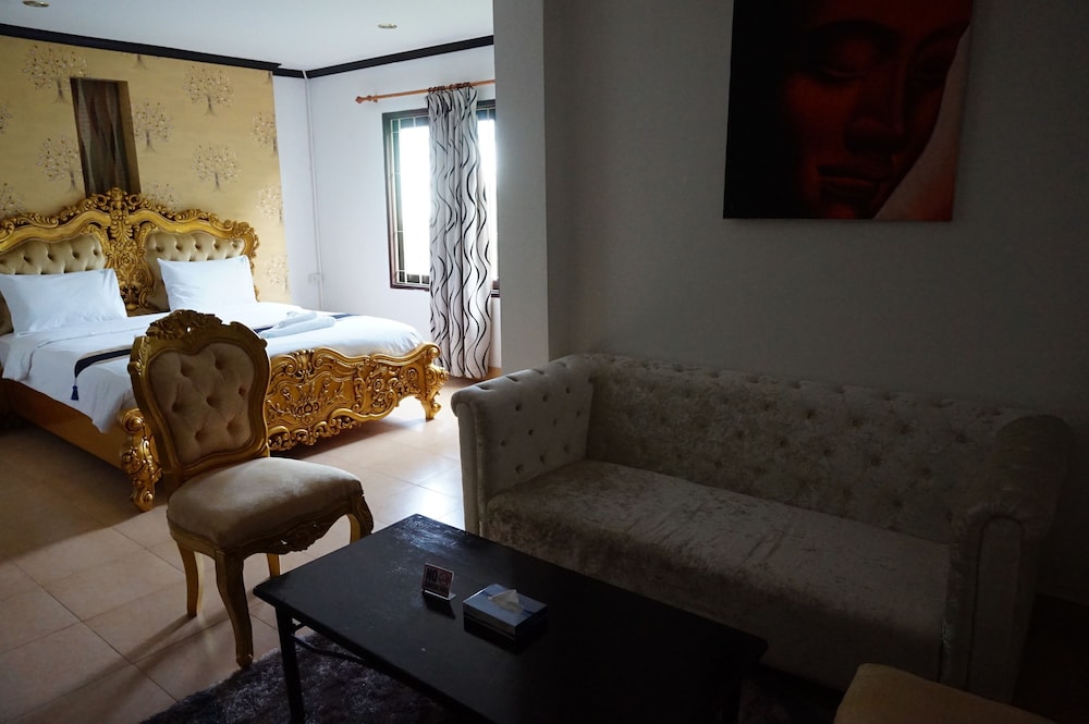 Studio Suite photo 3