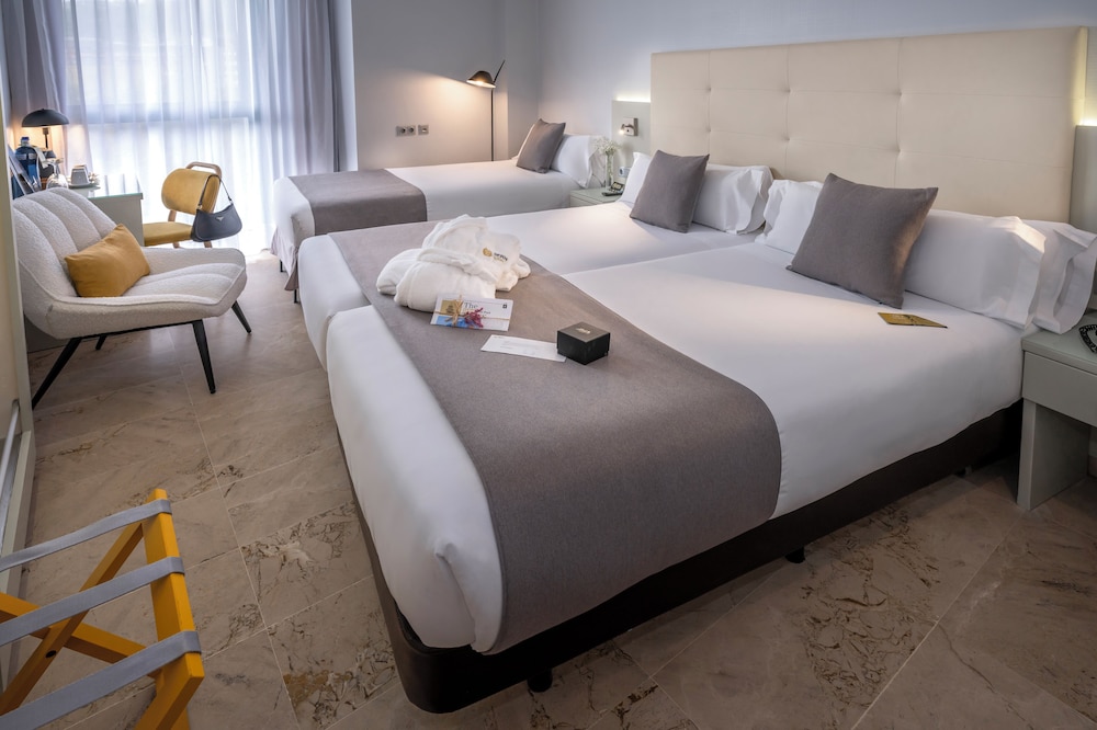 Comfort Triple Room