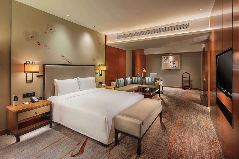 Junior Suite with Lounge Access