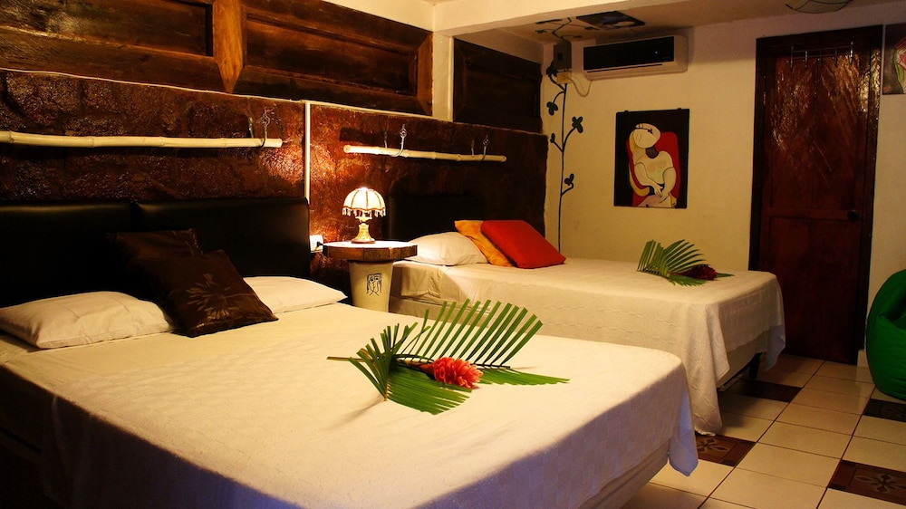 Classic Double Room, 2 Queen Beds, Non Smoking photo 1
