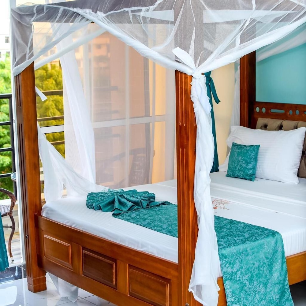 Classic Studio Suite, Balcony photo 3
