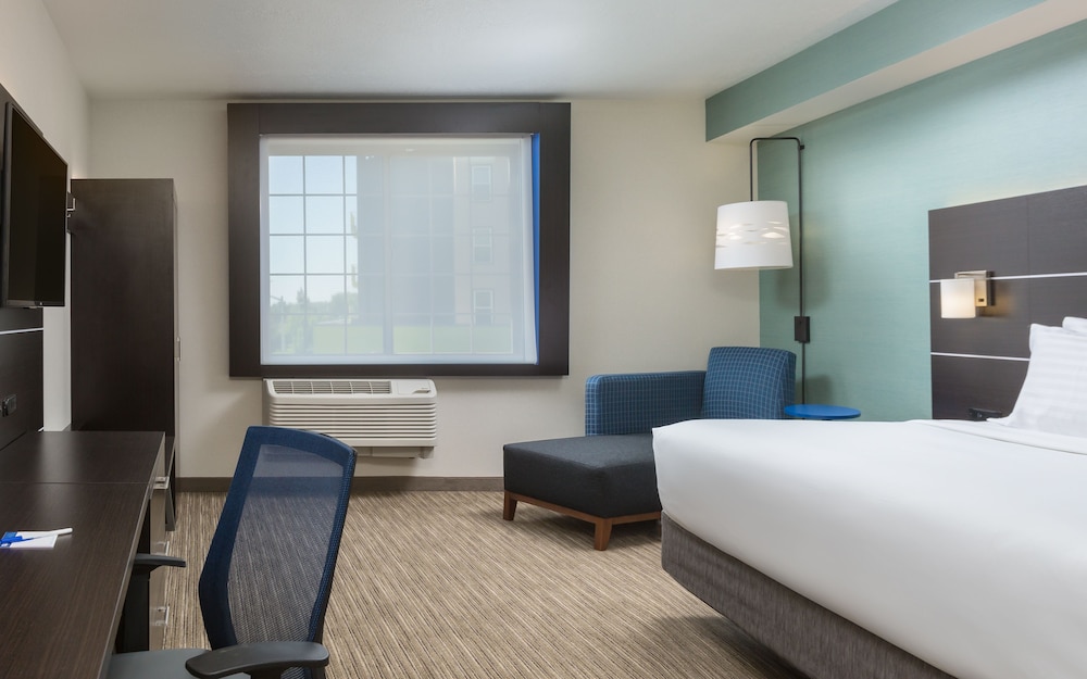 Standard Room, 1 King Bed, Accessible Bathtub (Mobility) - Photo 2