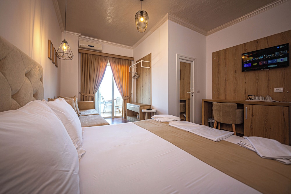 Superior Double Room, Balcony photo 2
