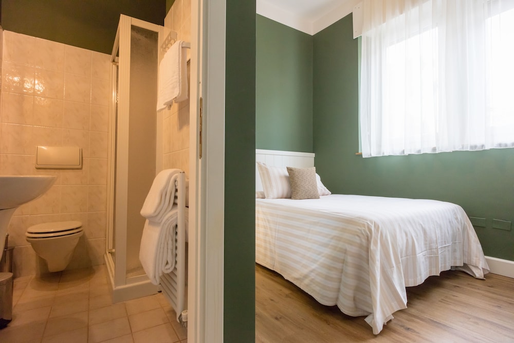 Superior Single Room photo 3