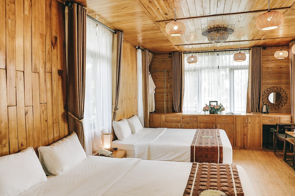 Superior Twin Room, Pool View
