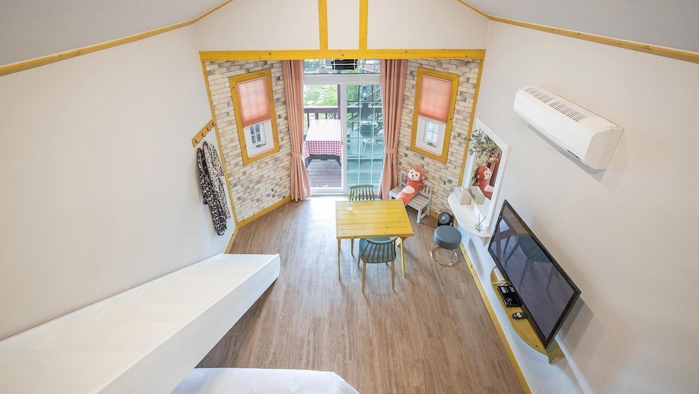 Basic Room, 1 Bedroom (204(with Pet,2nd floor)) - Photo 10