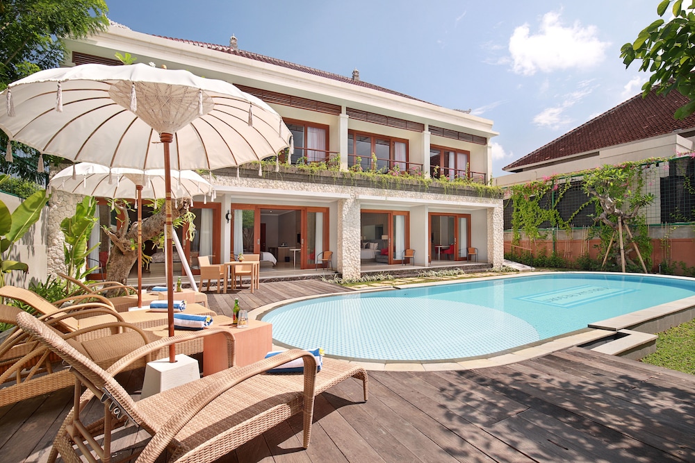 Deluxe Suite, 1 Bedroom, Pool View - Photo 4