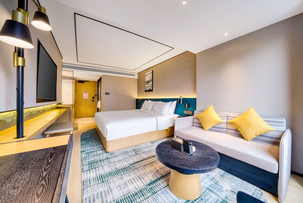 Room, 1 King Bed, Accessible photo 3