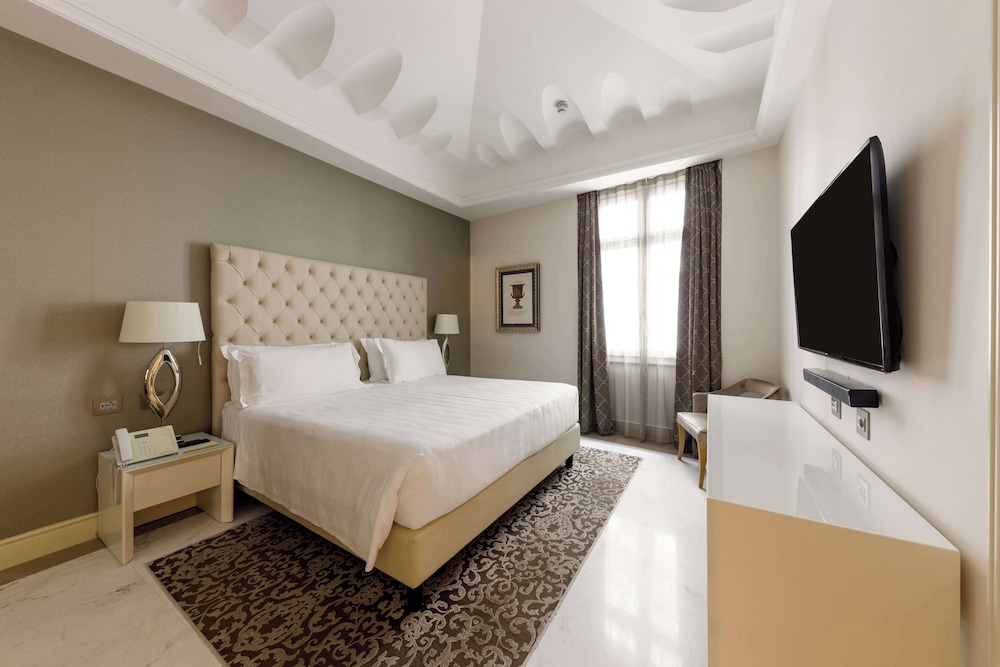 Suite (Costantino)