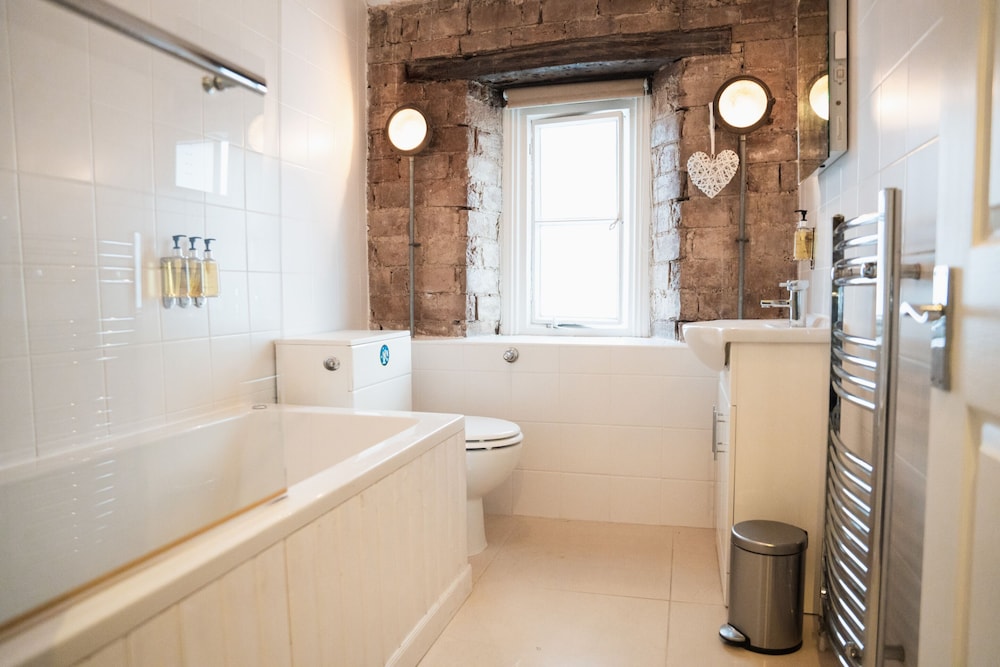 Traditional Double Room, Ensuite photo 3