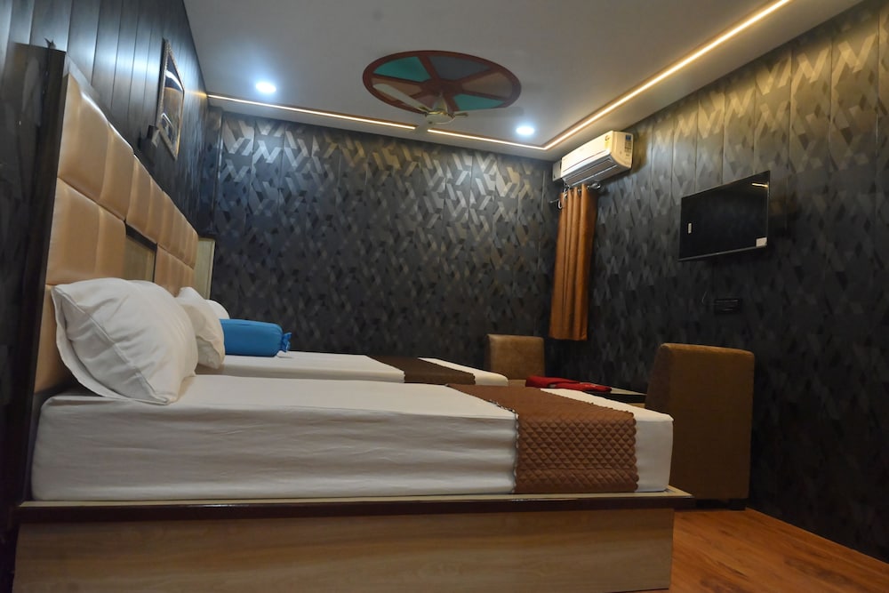 Suite - Photo 3