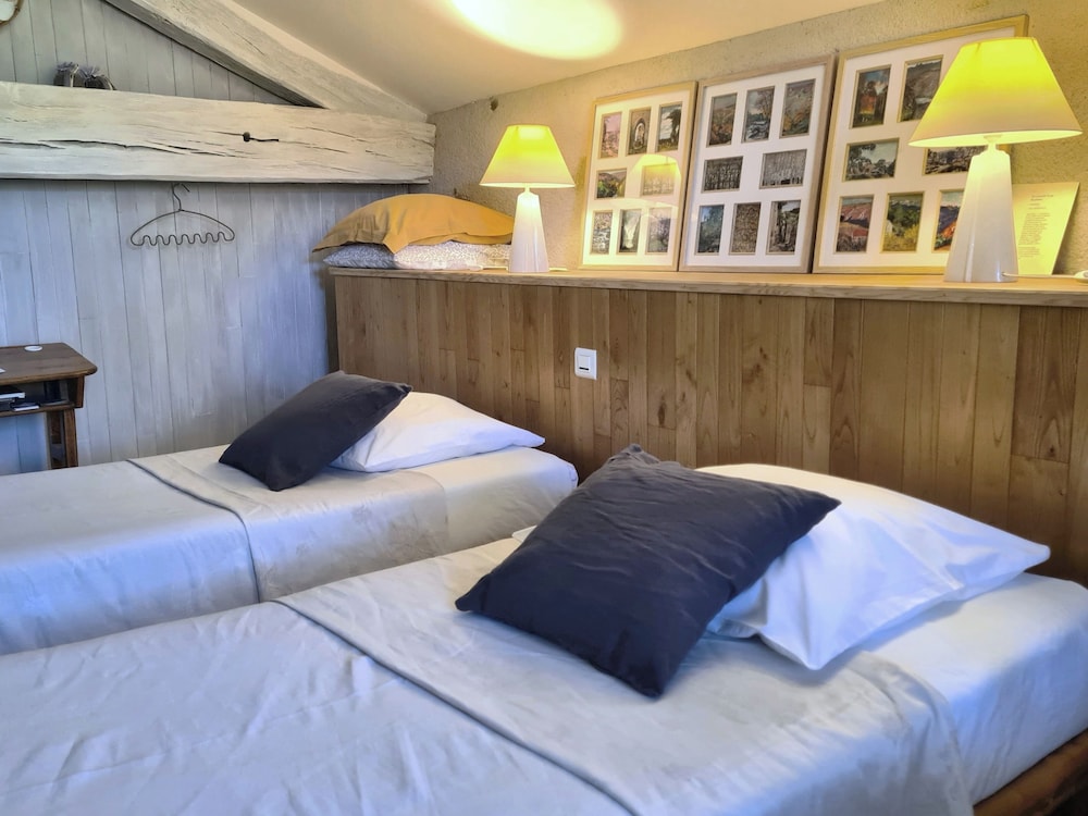 Standard Twin Room, Garden View photo 1