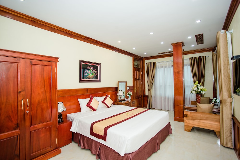 Deluxe Double Room, 1 Queen Bed, Non Smoking, Mountain View
