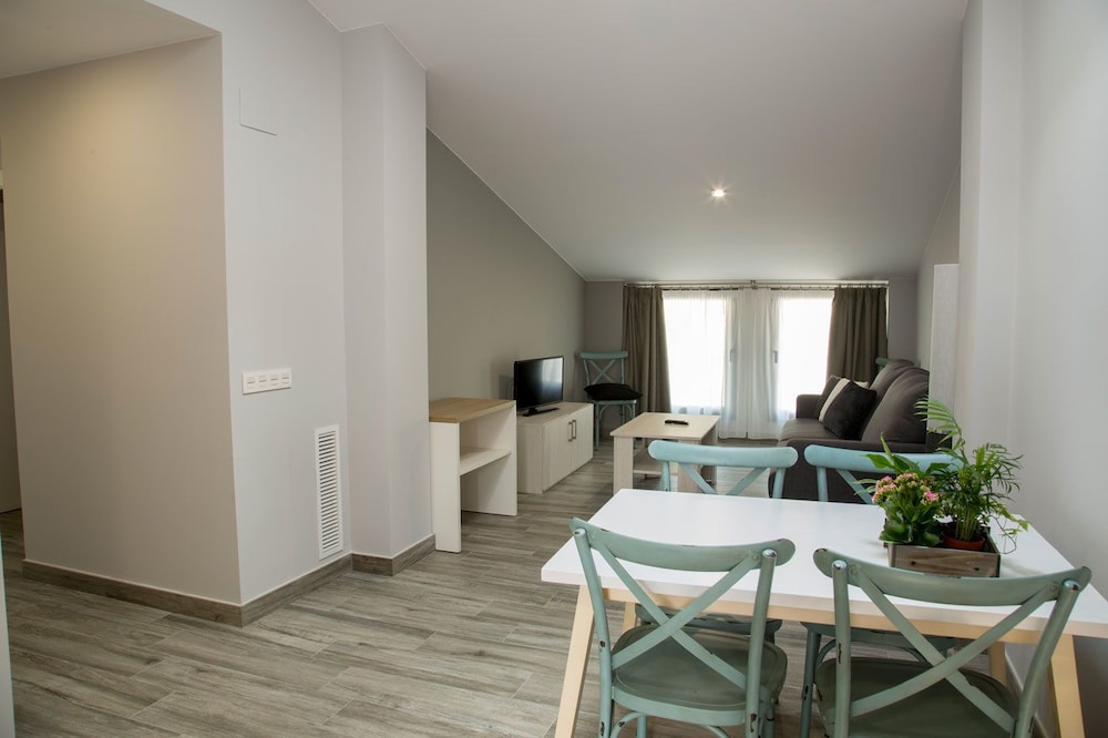 Apartment, 2 Bedrooms, Accessible