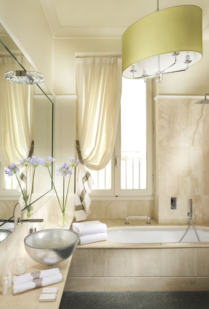Superior Room, Executive Level - Photo 4