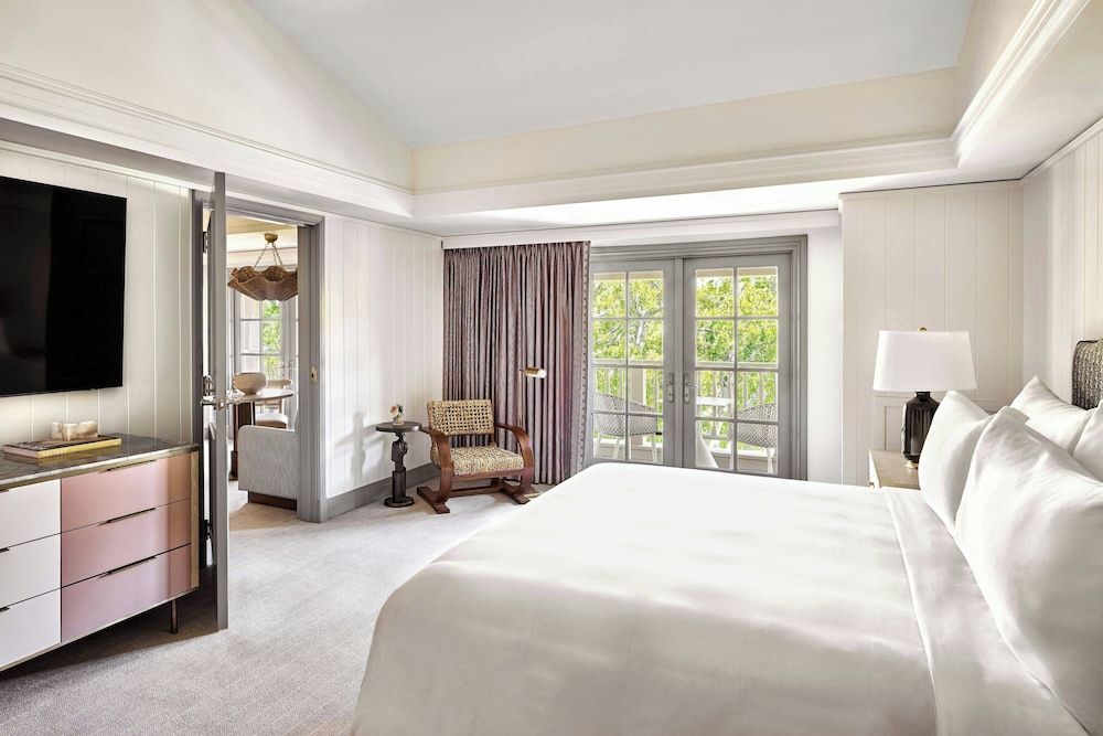 Executive Suite, 1 Bedroom, Resort View (Mobility Accessible, Tub)