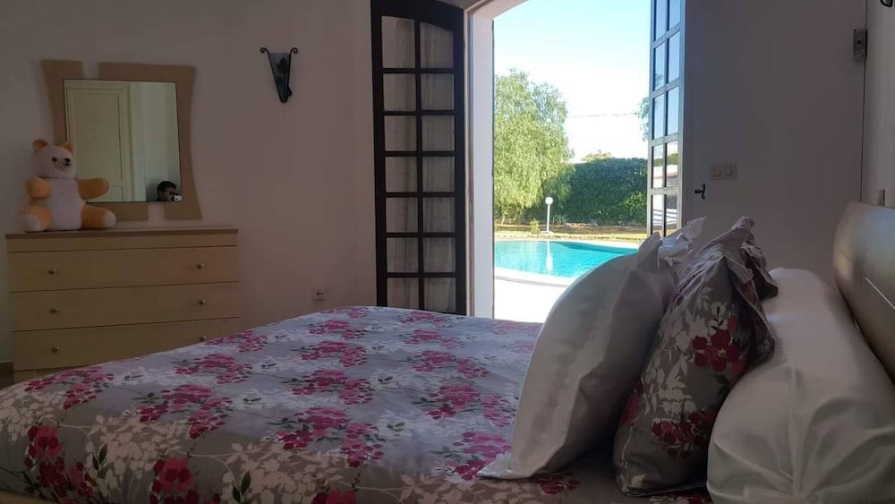 Villa, 4 Bedrooms, Accessible, Smoking photo 2