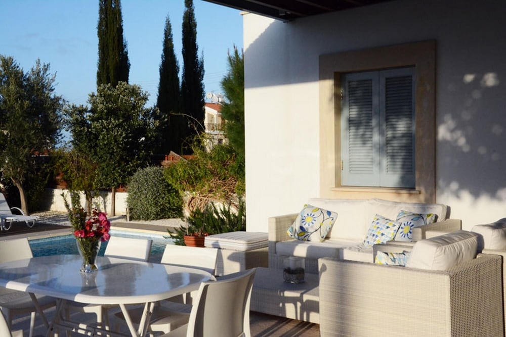 Villa photo 2