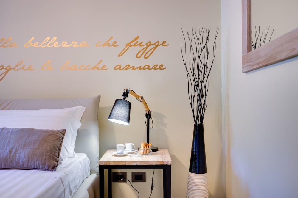 Deluxe Double Room, Private Bathroom (Suite Bernini) photo 2