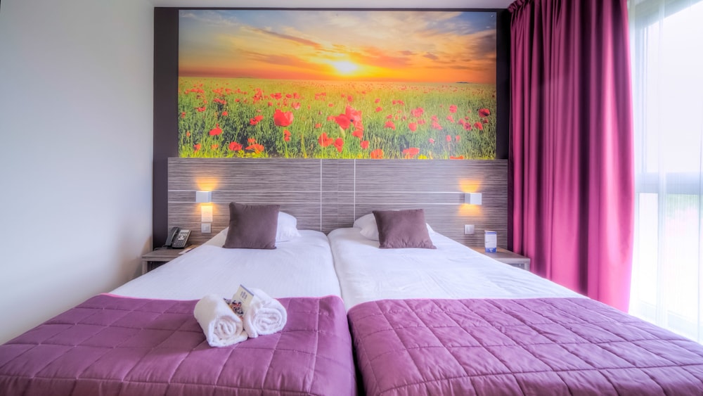 Standard Twin Room - Photo 3