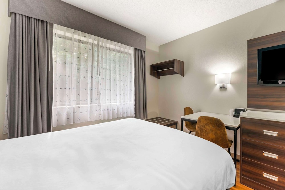 Room, 2 Double Beds, Non Smoking - Photo 5