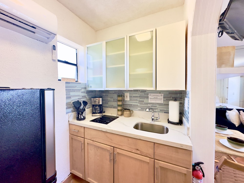 Beach Lover s Studio Apartment in Hollywood FL, Photo 7