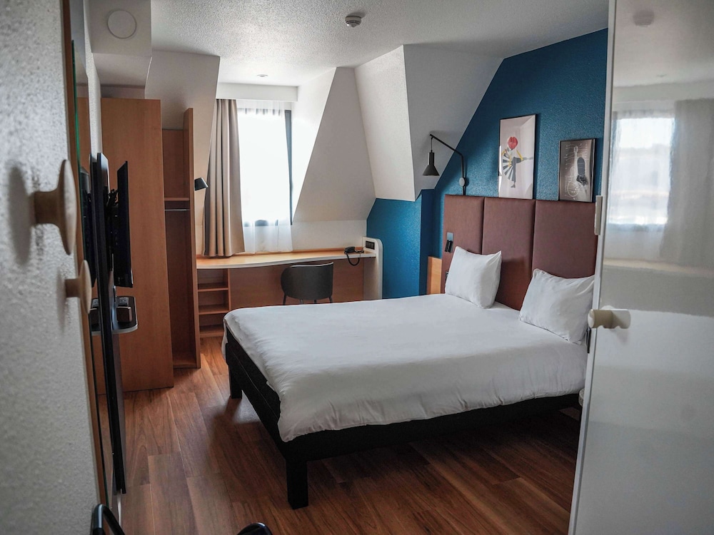 Standard Double Room, 1 Double Bed (Port View) - Photo 1