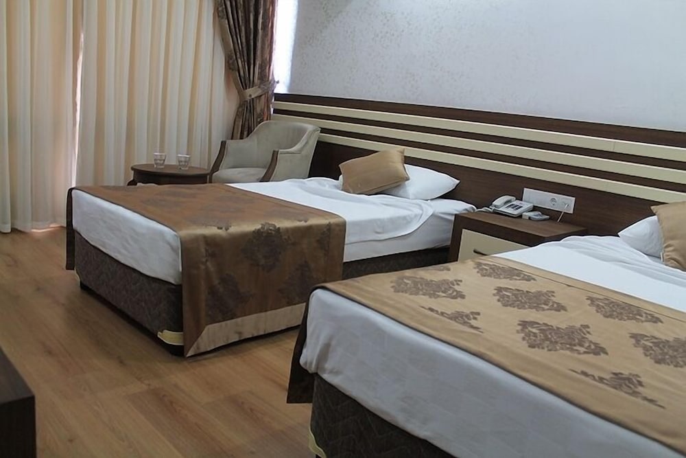 Standard Twin Room, Partial Sea View photo 1