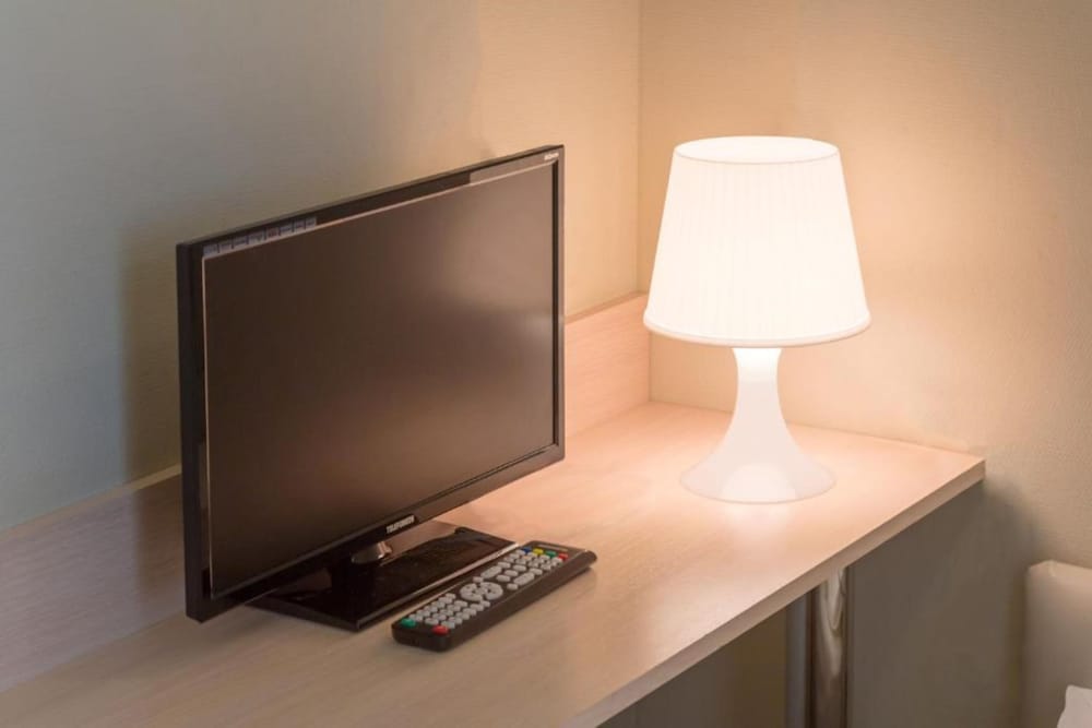 Single Room, 1 Large Twin Bed, Non Smoking, Kitchenette (Studio) photo 2