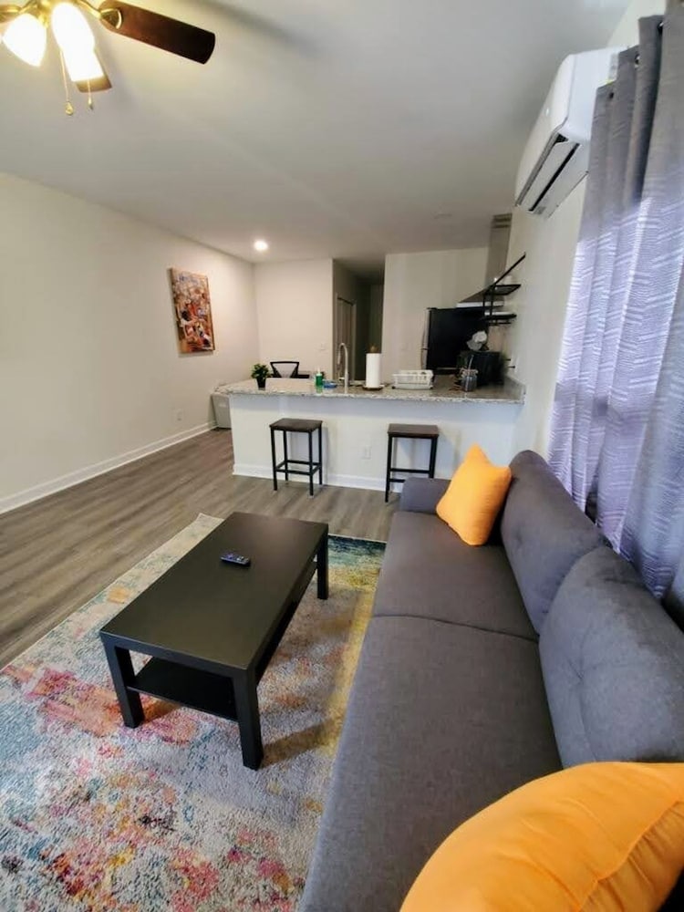 Apartment photo 2