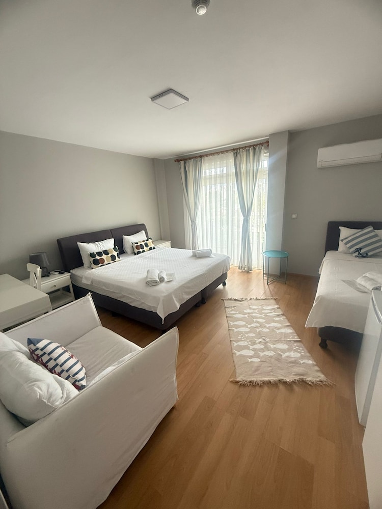 Economy Quadruple Room