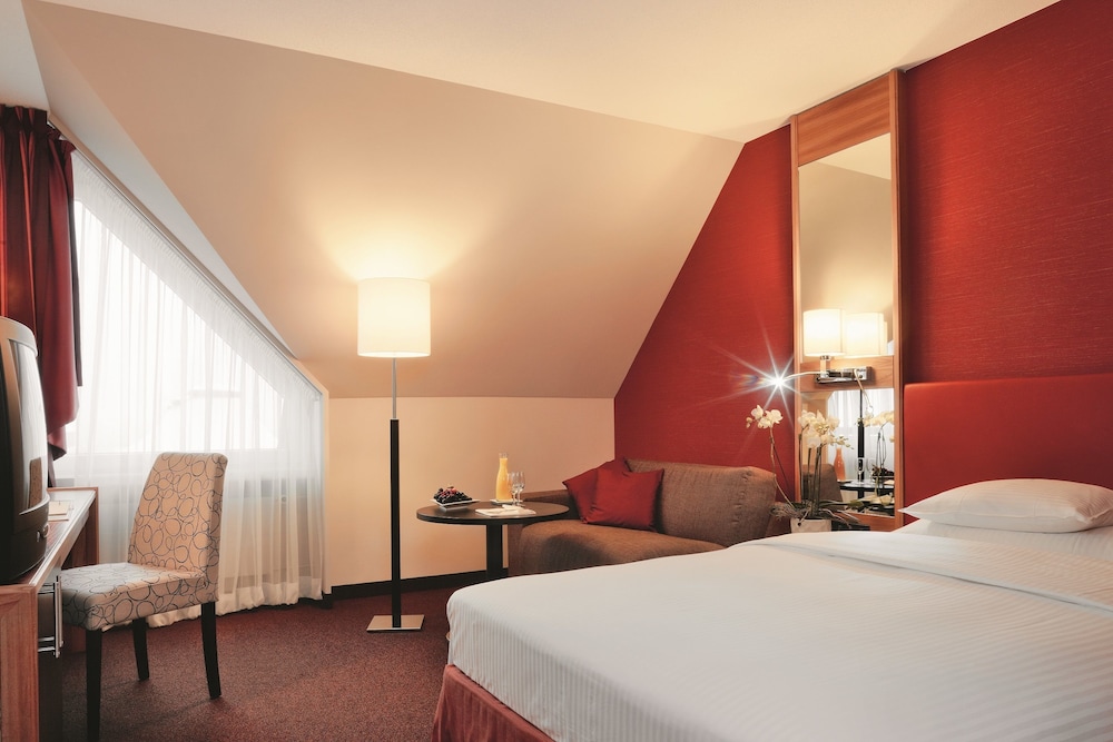 Classic Room, 2 Queen Beds - Photo 1