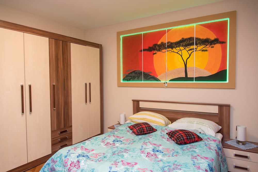 Double Room, Shared Bathroom (1)